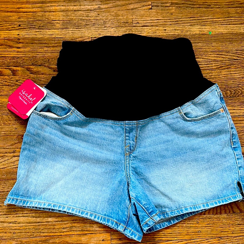 NWT Crossover Panel Maternity Jean Shorts